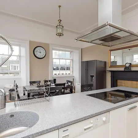 Prime Edinburgh City Centre - 4 Bed Penthouse Exterior photo