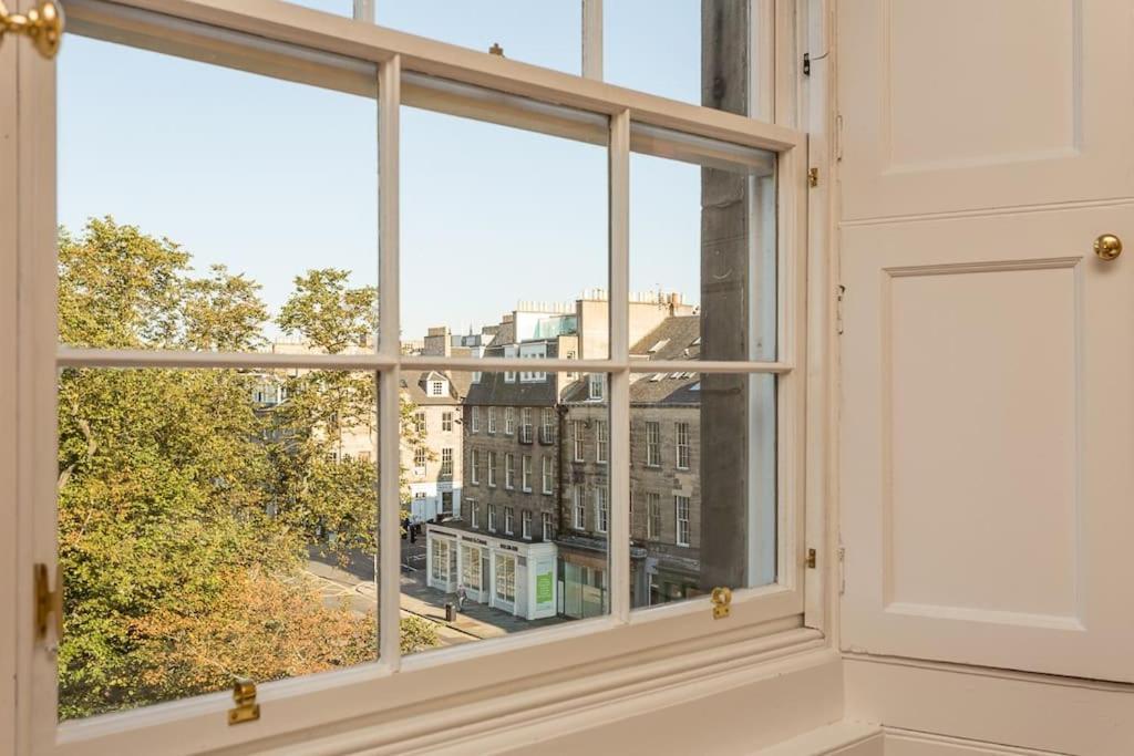 Prime Centre - 4 Bed Penthouse Apartment Edinburgh