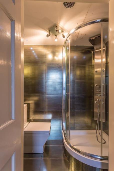 Prime Centre - 4 Bed Penthouse Apartment Edinburgh