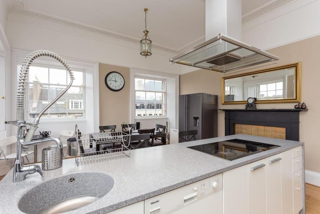 Apartment Prime Centre - 4 Bed Penthouse